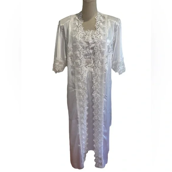 2PC 80s ROMANTIC PENIOR SET WHITE SATIN BUTTERFLY DESIGN LACE GOWN & ROBE SZ M - Picture 3 of 16